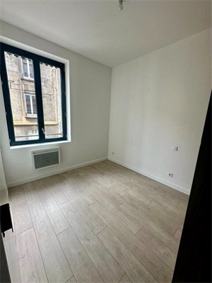 appartement à la vente -   42000  SAINT-ETIENNE, surface 33 m2 vente appartement - APR746469